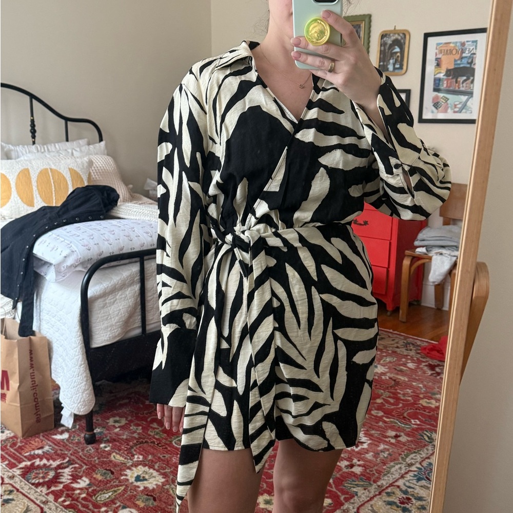 NWT H&M Animal Print Wrap Dress - Picture 5 of 5